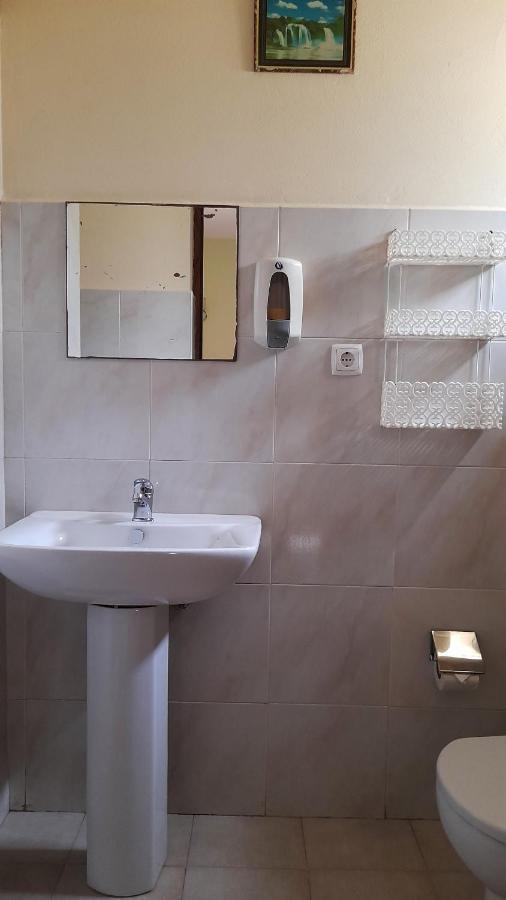 Residencial Rosa Criola Bed & Breakfast ซาลเรย์ ภายนอก รูปภาพ