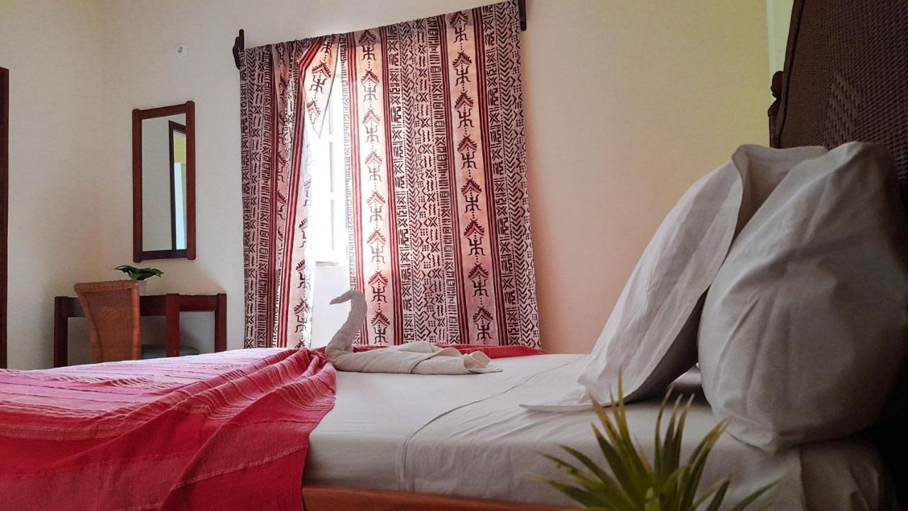 Residencial Rosa Criola Bed & Breakfast ซาลเรย์ ภายนอก รูปภาพ