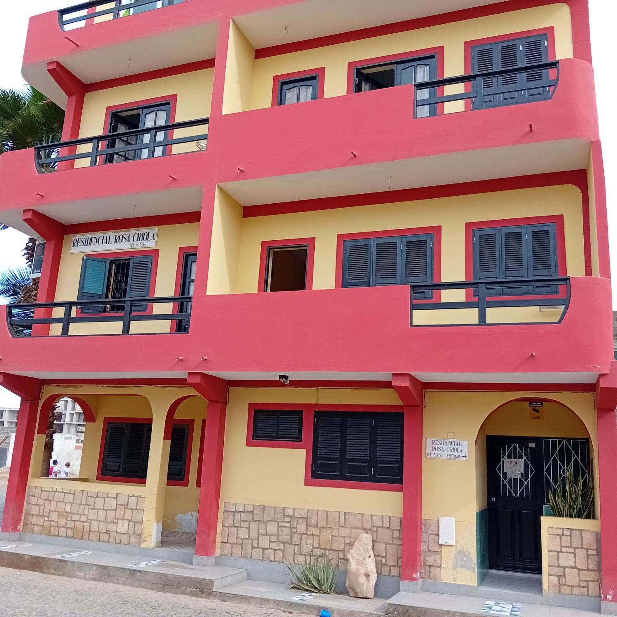 Residencial Rosa Criola Bed & Breakfast ซาลเรย์ ภายนอก รูปภาพ